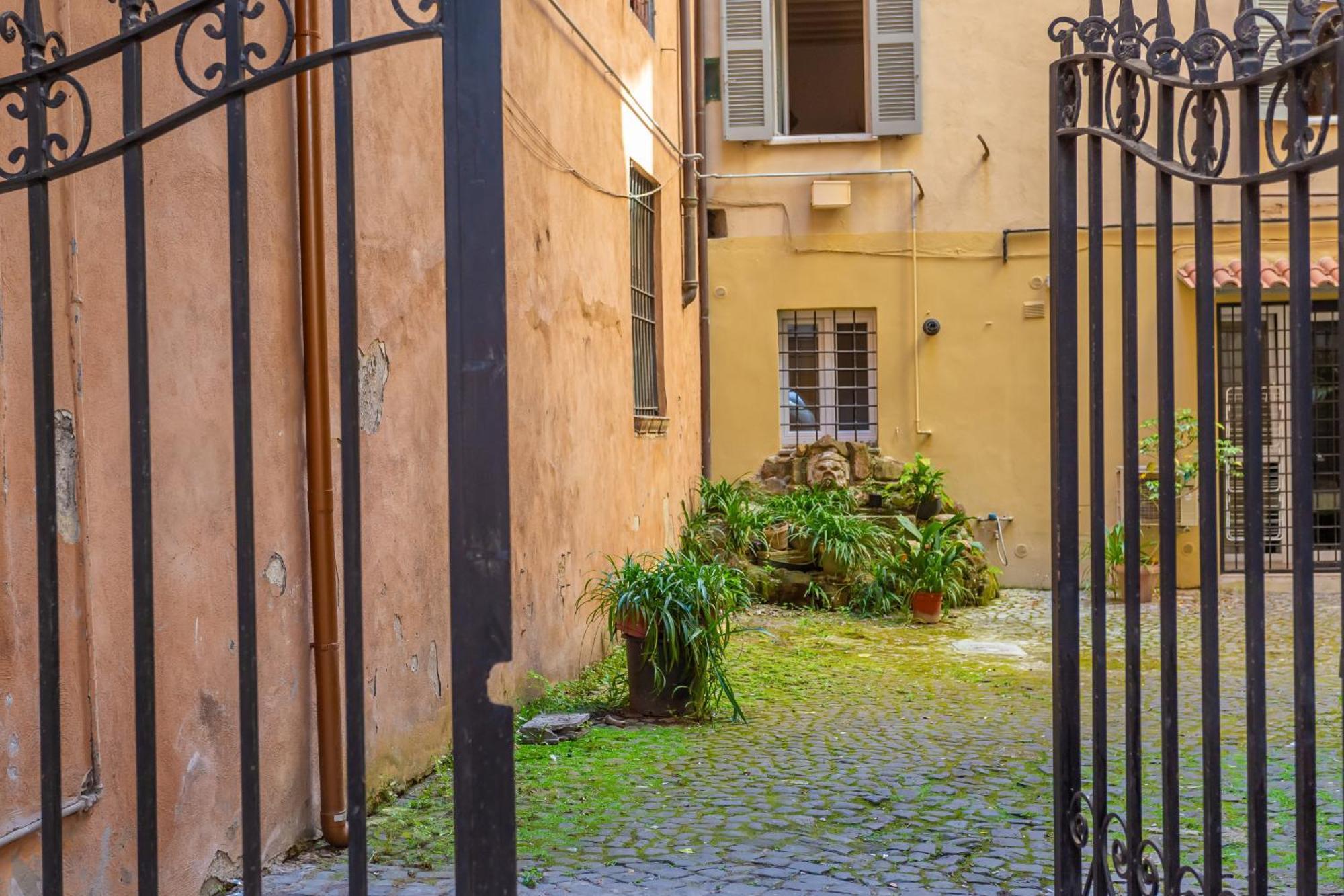 Pantheon Giovanni Hideaway Apartment Rome